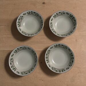 Set of 6 fine china  Japan Holly Pattern serving bowls